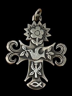 Retired James Avery XL La Primavera cross pendant